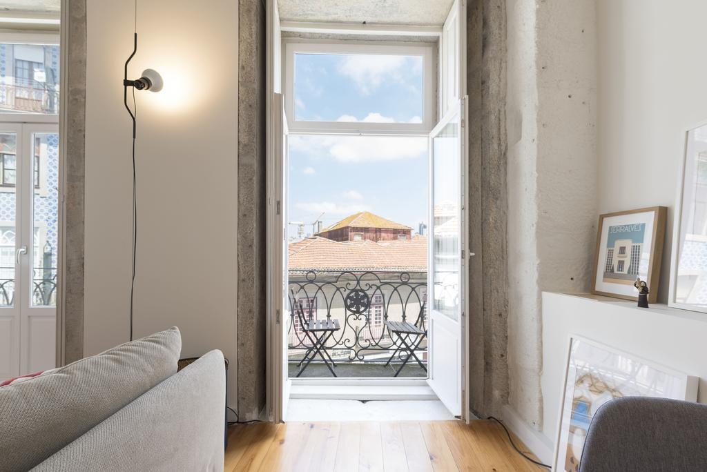 Lovelystay - Cativo Mezzanine Studio Porto Luaran gambar